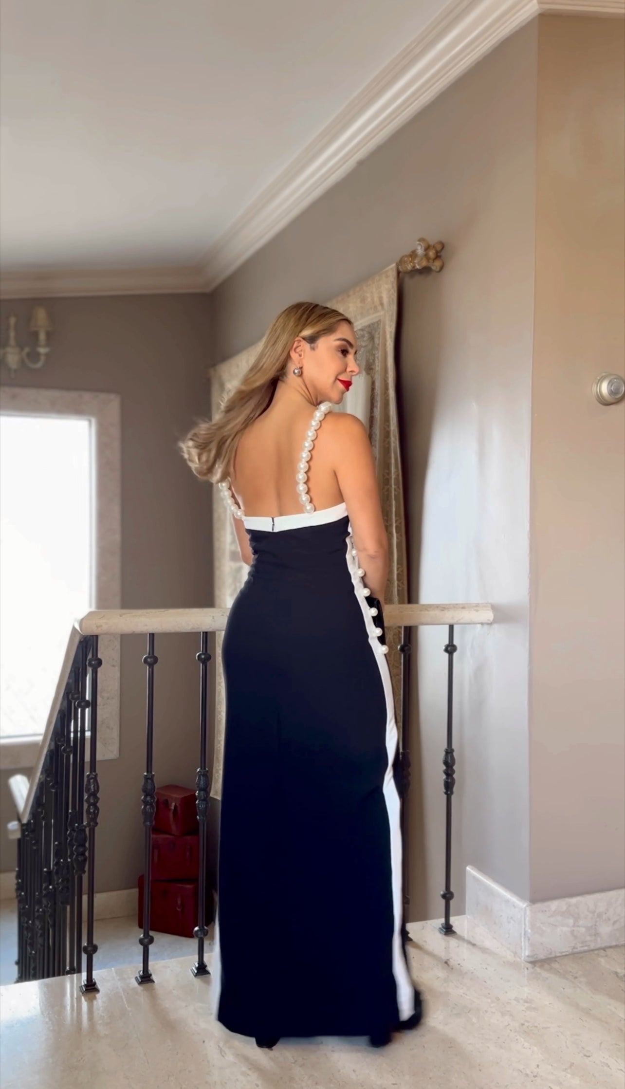 Vestido Negro con Perlas