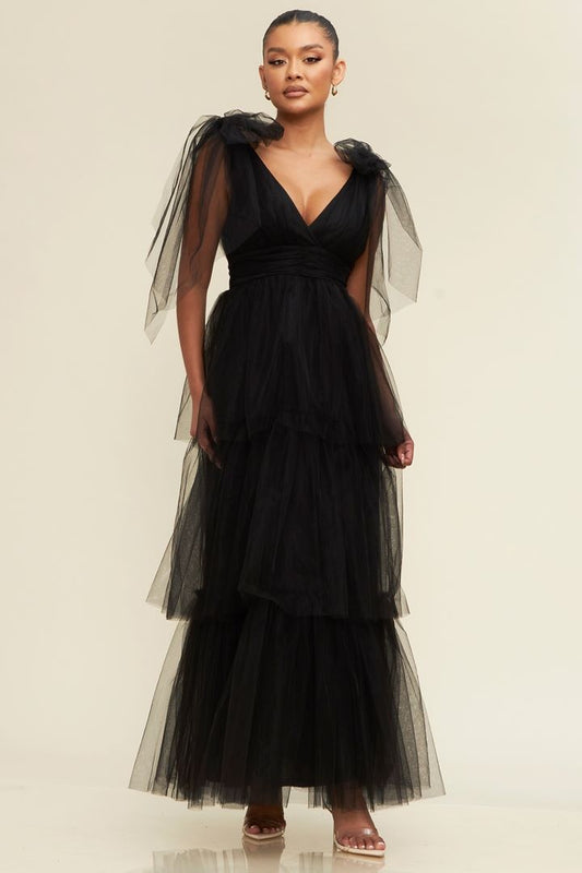 Vestido Negro capas y moños