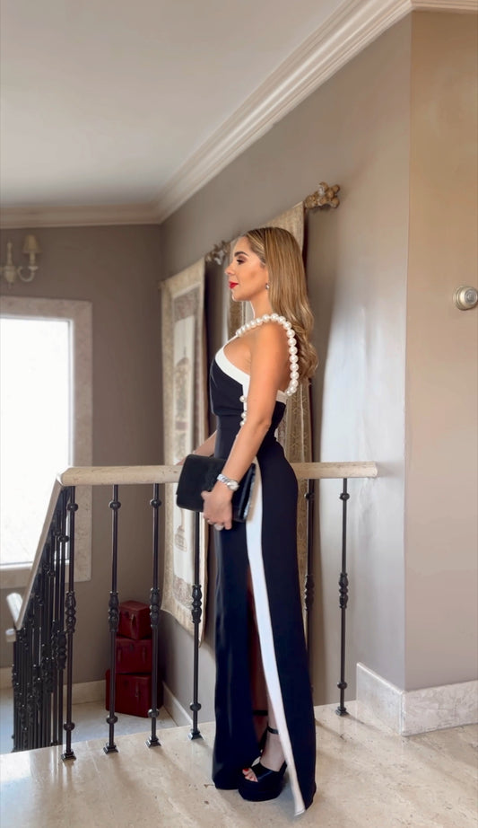 Vestido Negro con Perlas