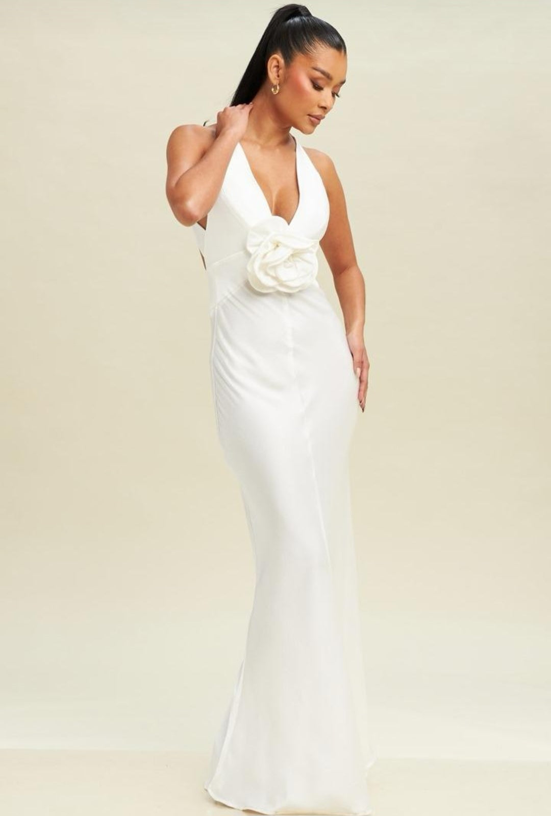 VESTIDO FLOR EN PECHO