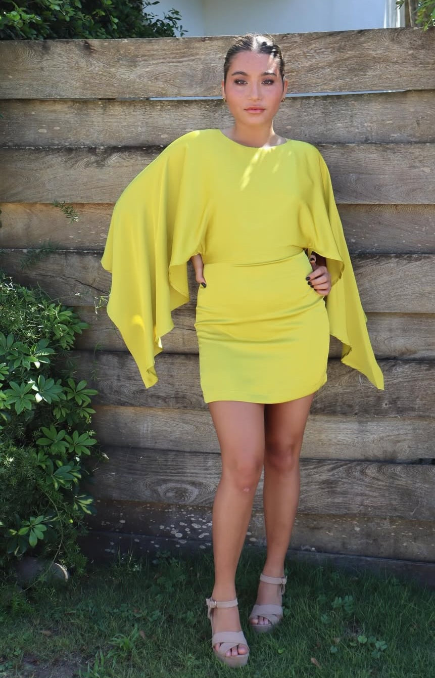 VESTIDO MANGAS AMPLIAS CORTO